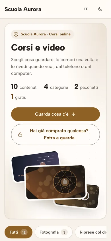 La vetrina dei corsi vista dal telefono, con le categorie da scegliere